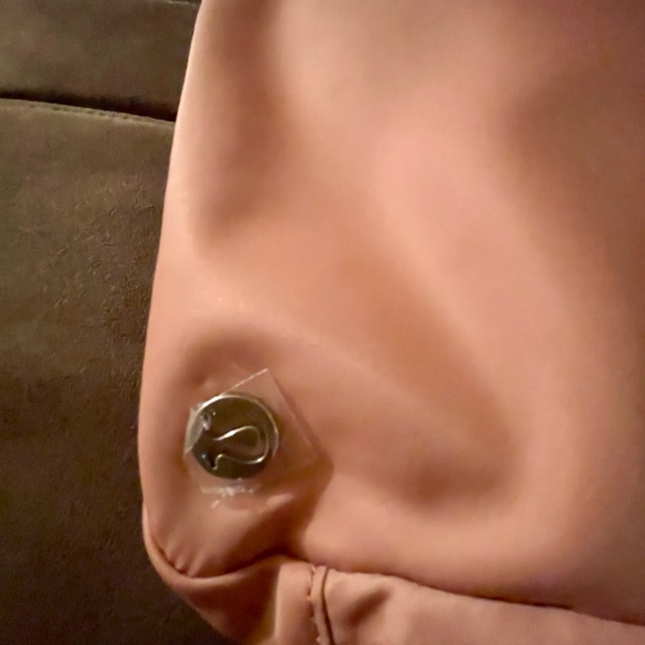 Lululemon Everywhere Belt Bag - Picture 7 of 11